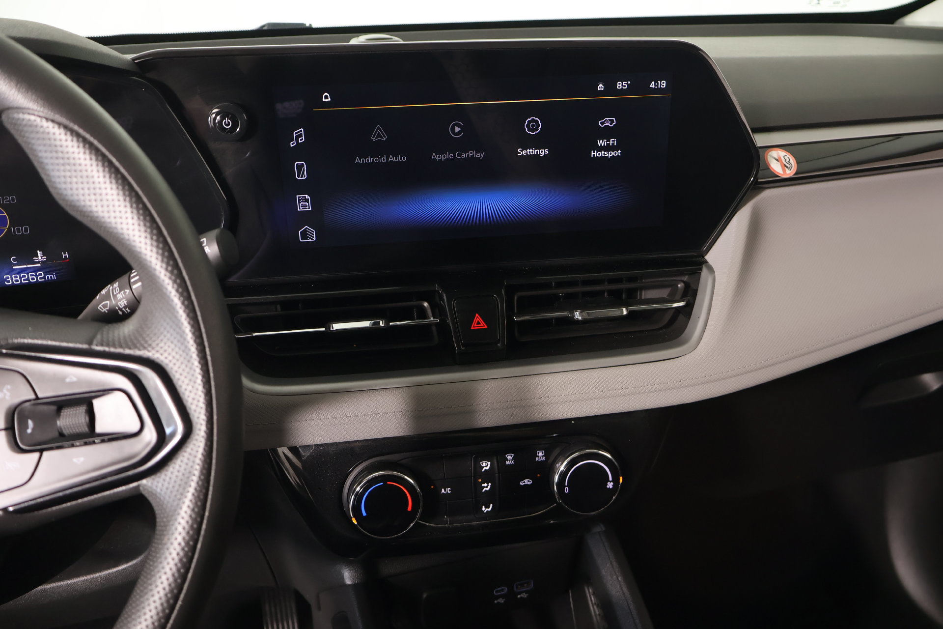 Used 2025 Chevrolet TrailBlazer LT FWD image 5