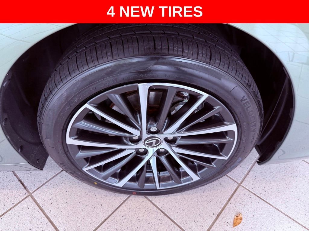 Certified 2024 Lexus ES 350 w/ Premium Package FWD image 4