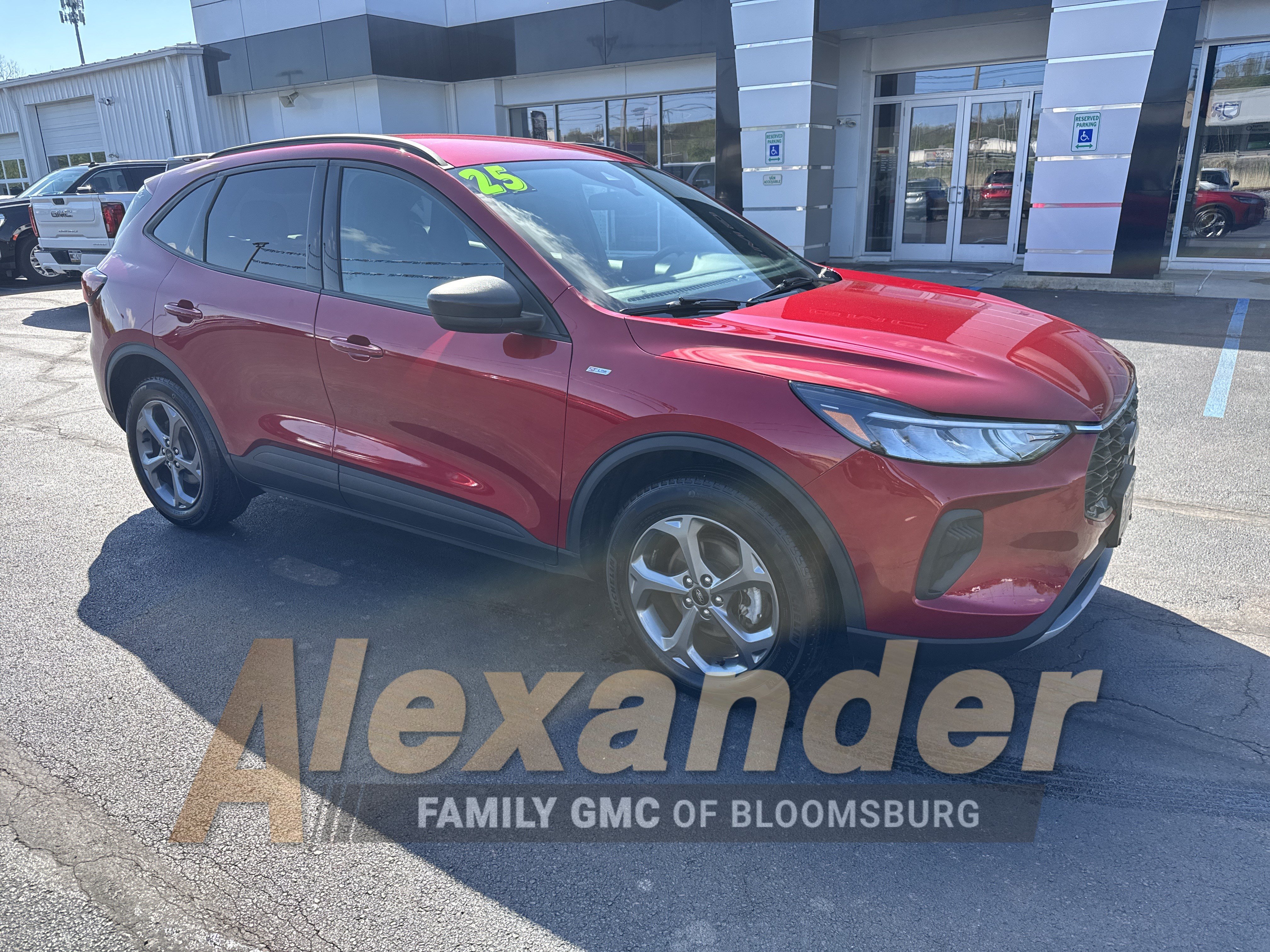 Used 2025 Ford Escape ST-Line AWD/4WD image 1