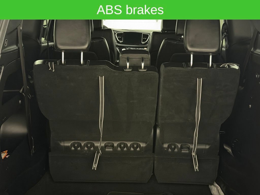 Used 2025 Chrysler Pacifica Select FWD image 19