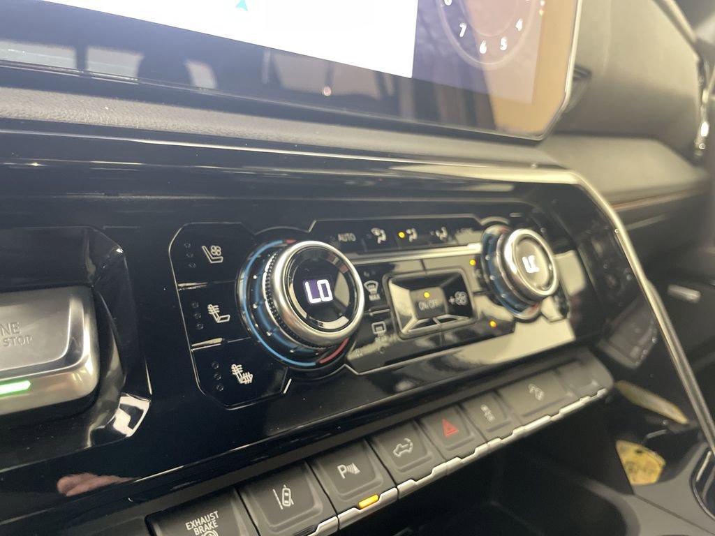 Used 2025 GMC Sierra 2500 AT4 w/ AT4 Premium Plus Package image 18