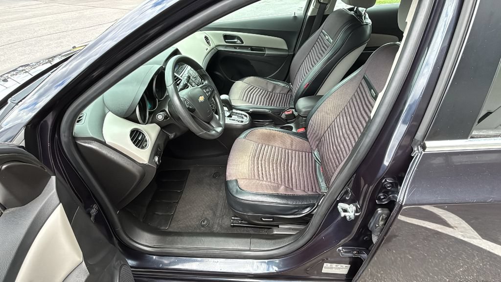 Used 2015 Chevrolet Cruze LT FWD image 23