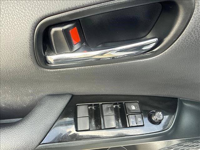 Used 2021 Toyota Prius LE FWD image 17