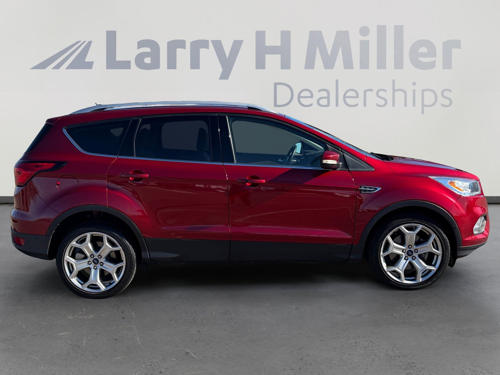 Used 2019 Ford Escape Titanium image 7