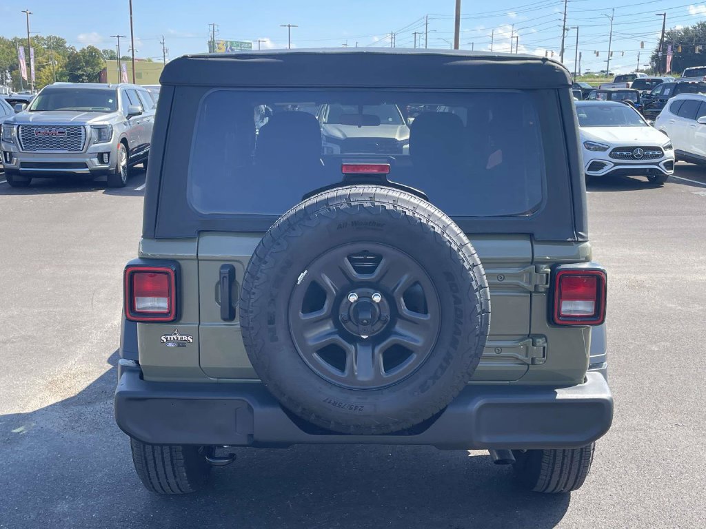Used 2025 Jeep Wrangler Sport AWD/4WD image 4