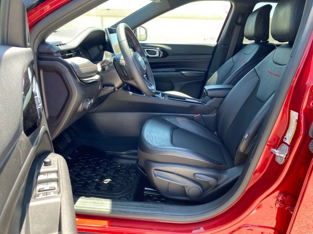 Used 2025 Jeep Compass Trailhawk AWD/4WD image 13