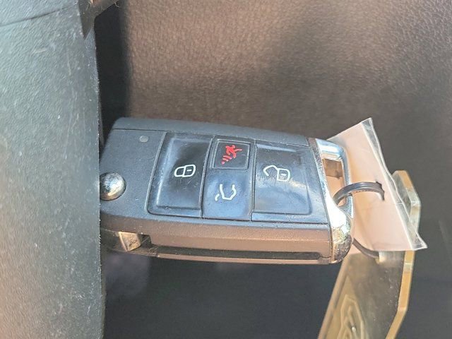 Used 2021 Volkswagen Tiguan S image 27