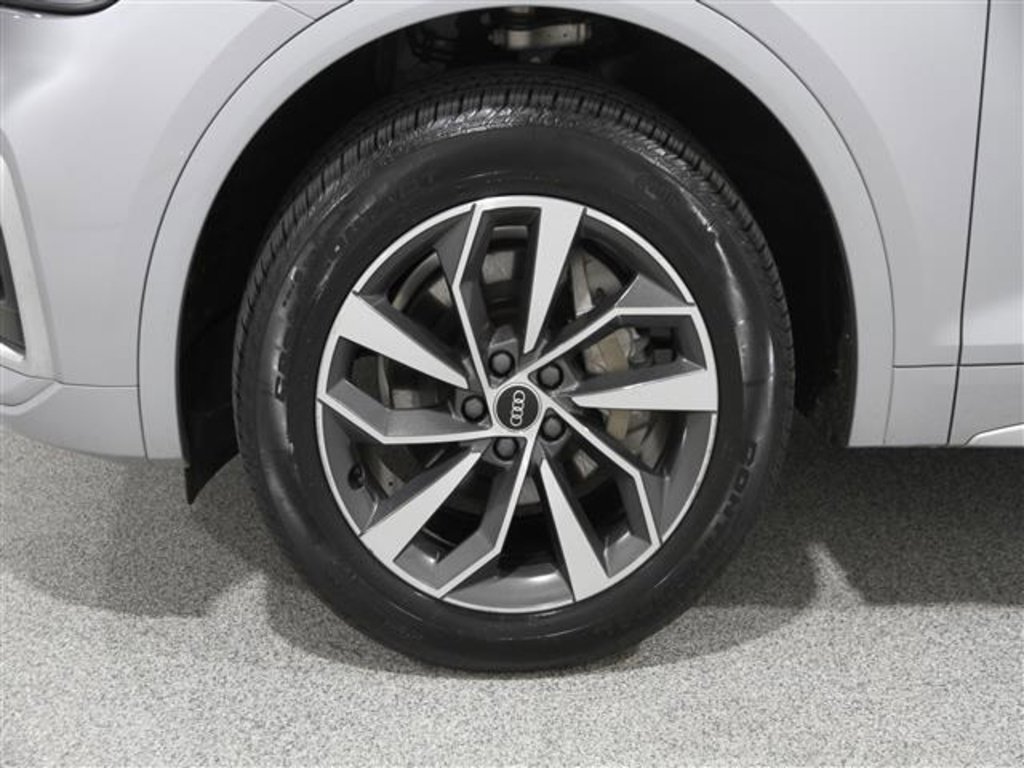 Used 2022 Audi Q5 2.0T Premium w/ Convenience Package image 21