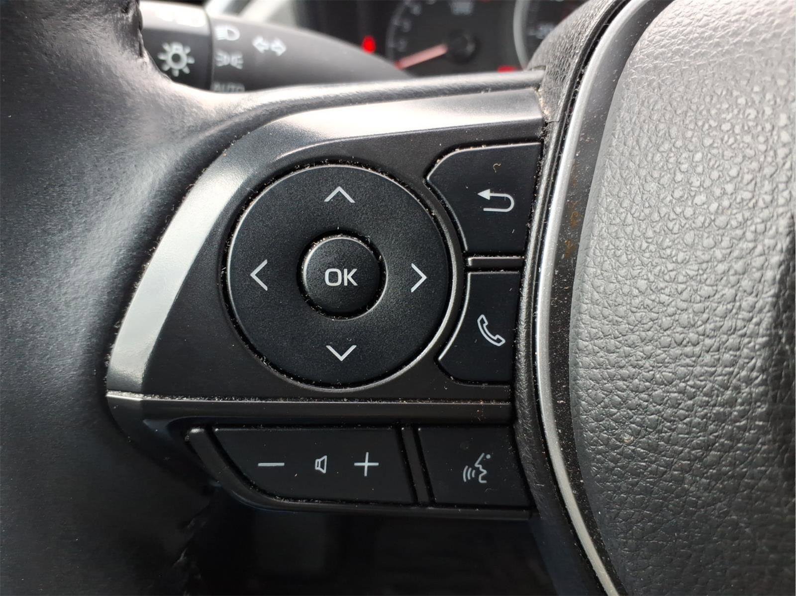 Used 2022 Toyota Corolla Cross LE image 20