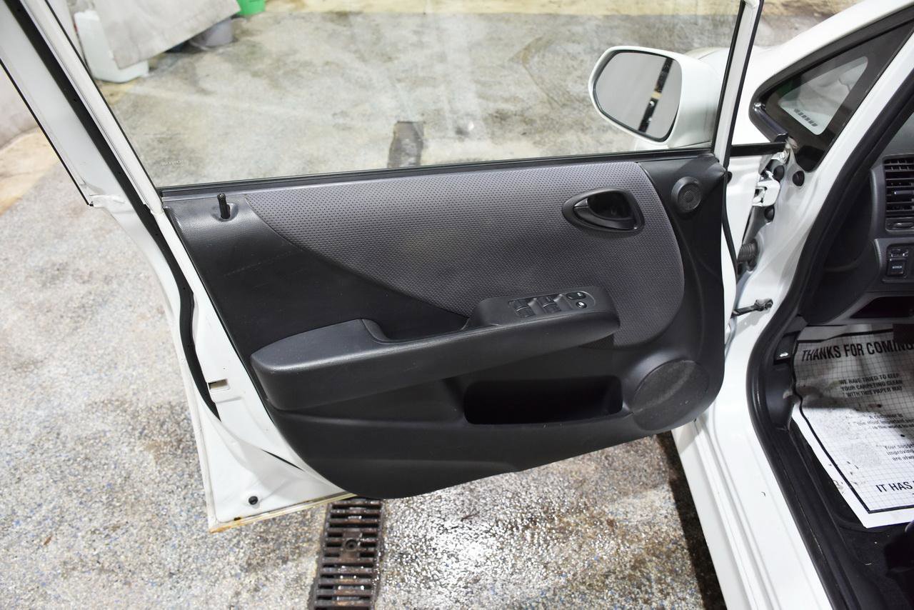 Used 2007 Honda Fit Sport image 10