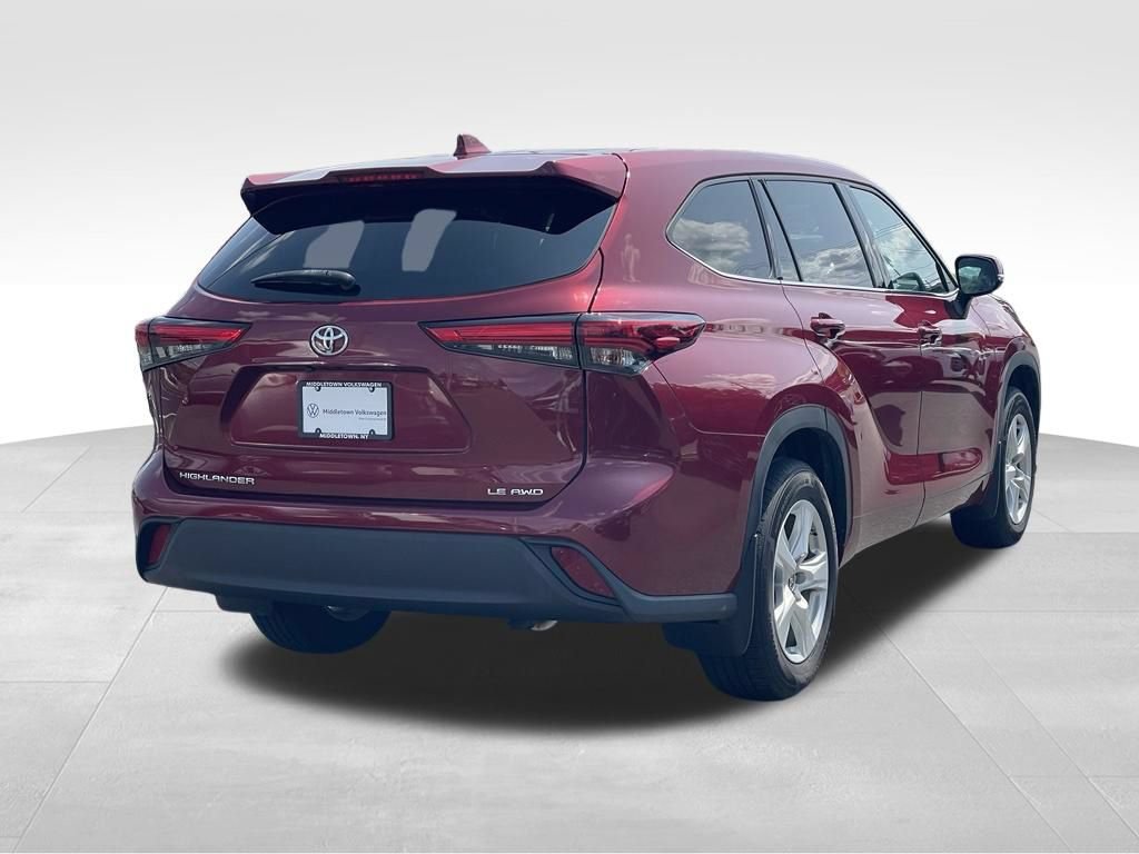 Used 2020 Toyota Highlander LE AWD/4WD image 4