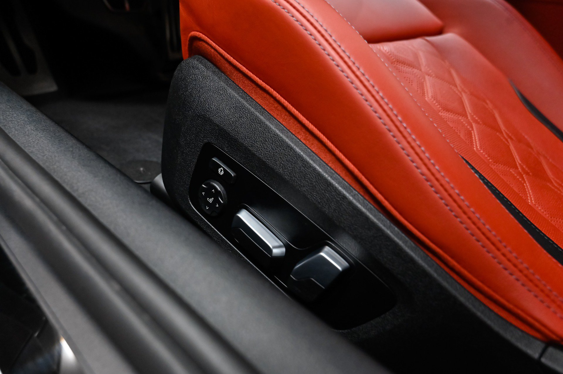 Used 2023 BMW M8 Competition AWD/4WD image 13