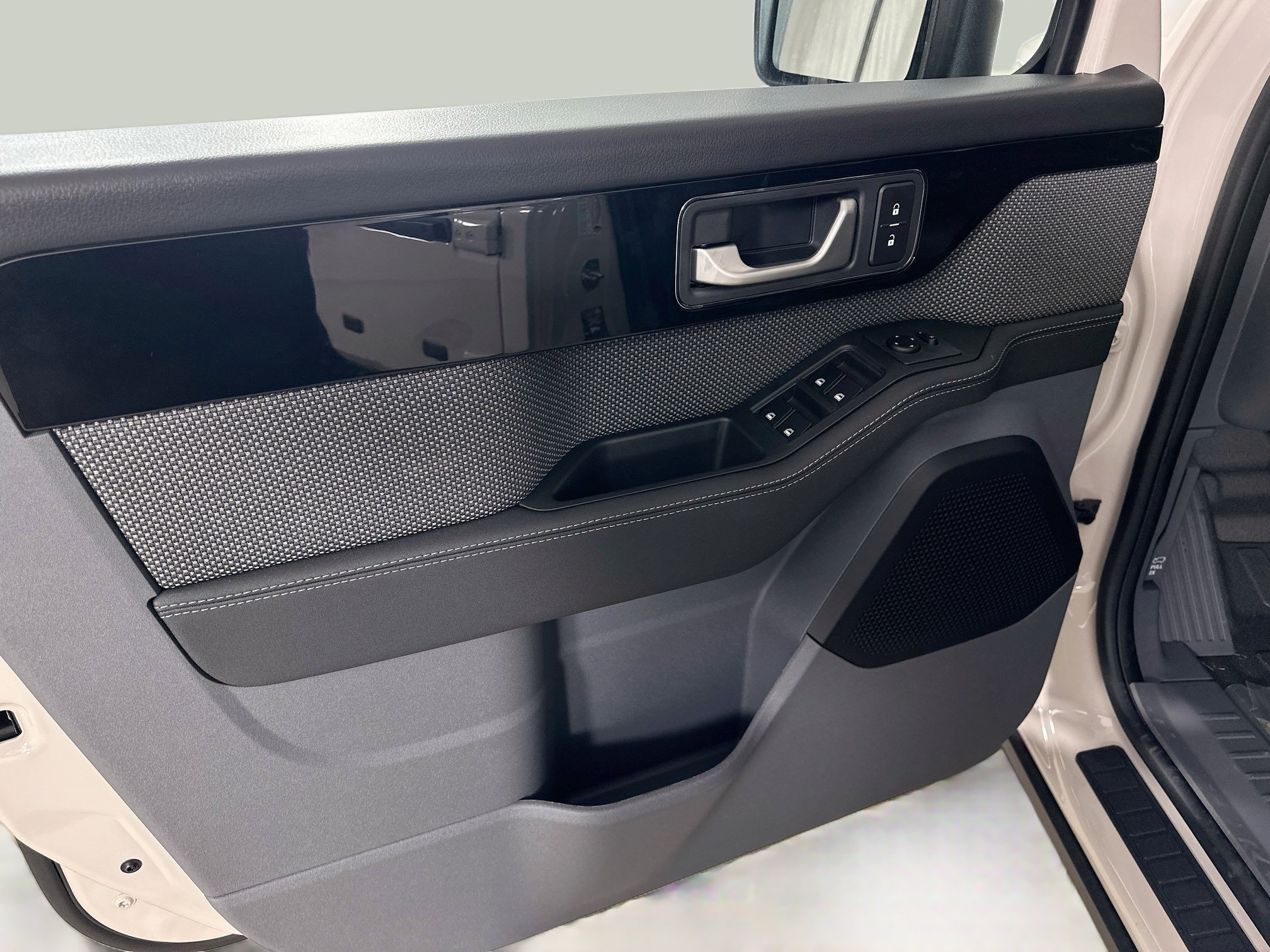 New 2026 INEOS Grenadier Station Wagon AWD/4WD image 17
