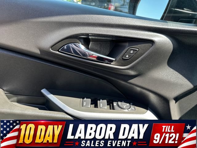 Used 2025 Chevrolet Trax RS w/ Driver Confidence Package FWD image 13