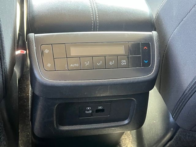 Used 2023 Nissan Pathfinder SV image 18