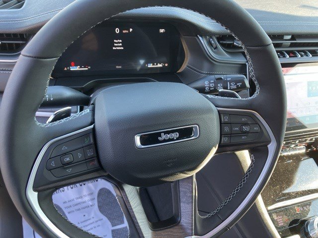 New 2025 Jeep Grand Cherokee L Limited w/ Trailer Tow Package image 15