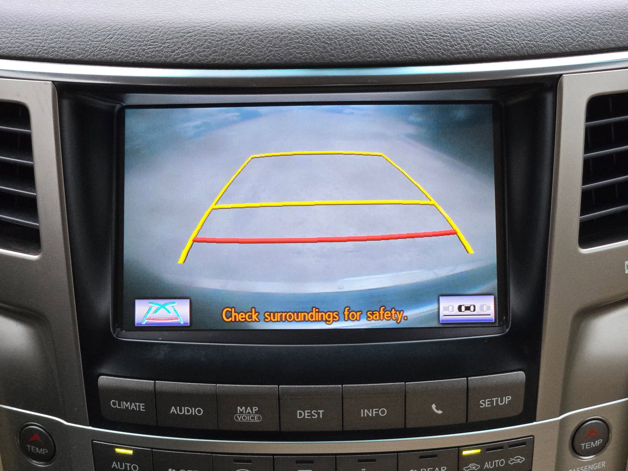 Used 2014 Lexus LX 570 4WD image 18