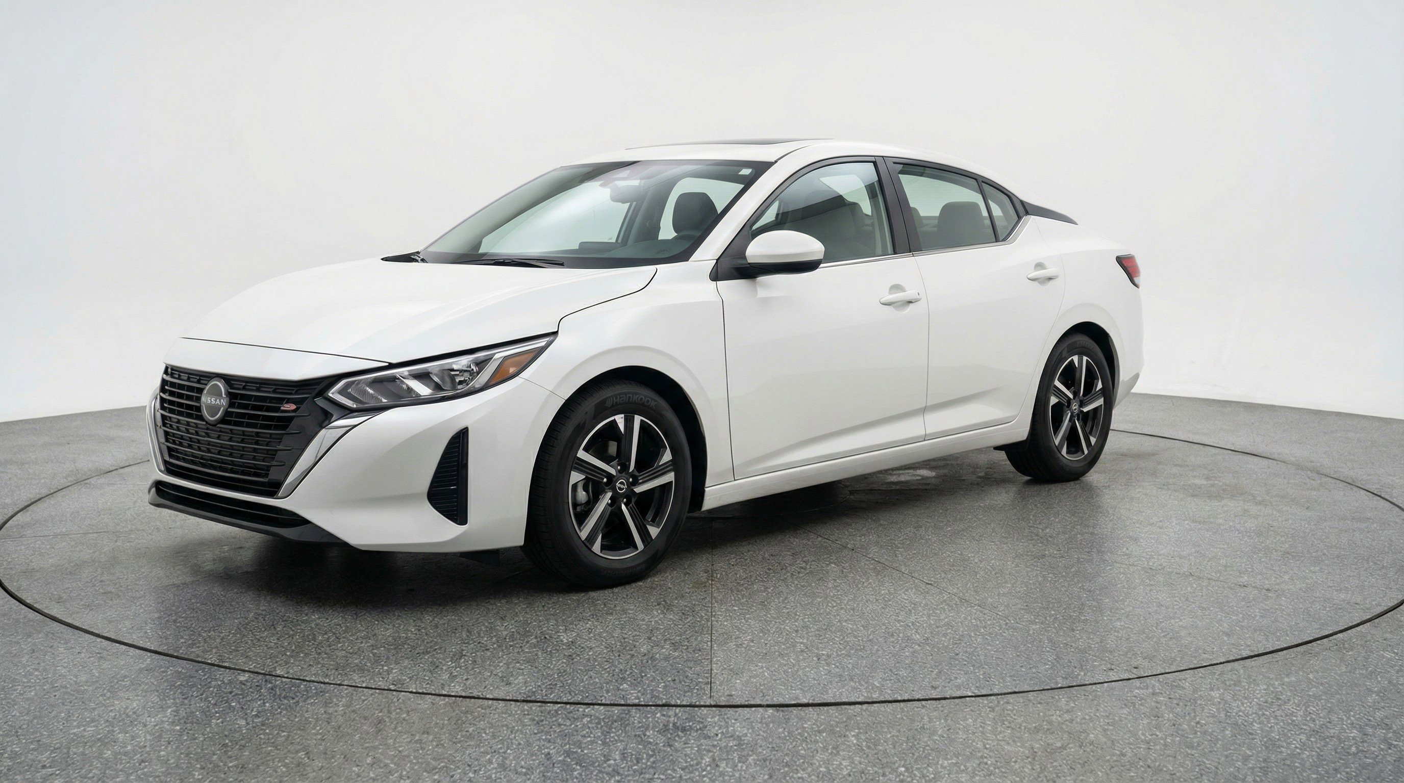 Used 2025 Nissan Sentra SV FWD image 3