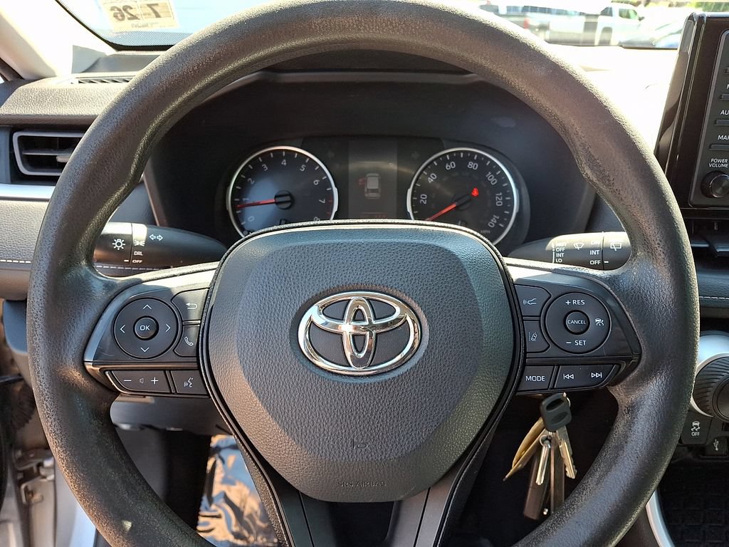 Certified 2021 Toyota RAV4 LE AWD/4WD image 22