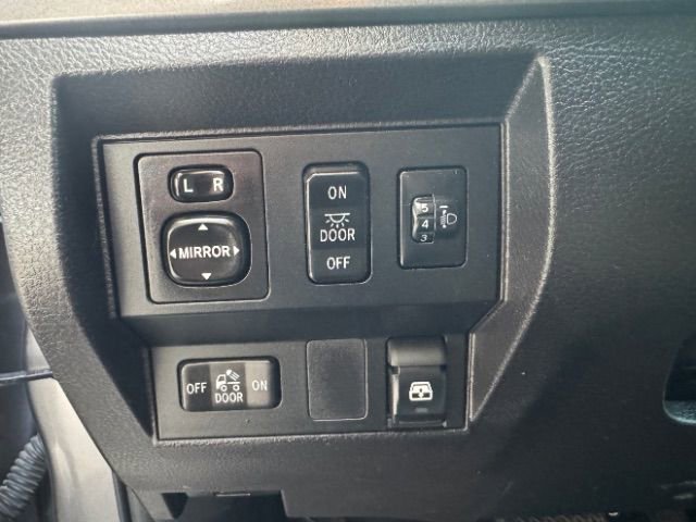Used 2015 Toyota Tundra SR5 w/ SR5 Upgrade Package image 28