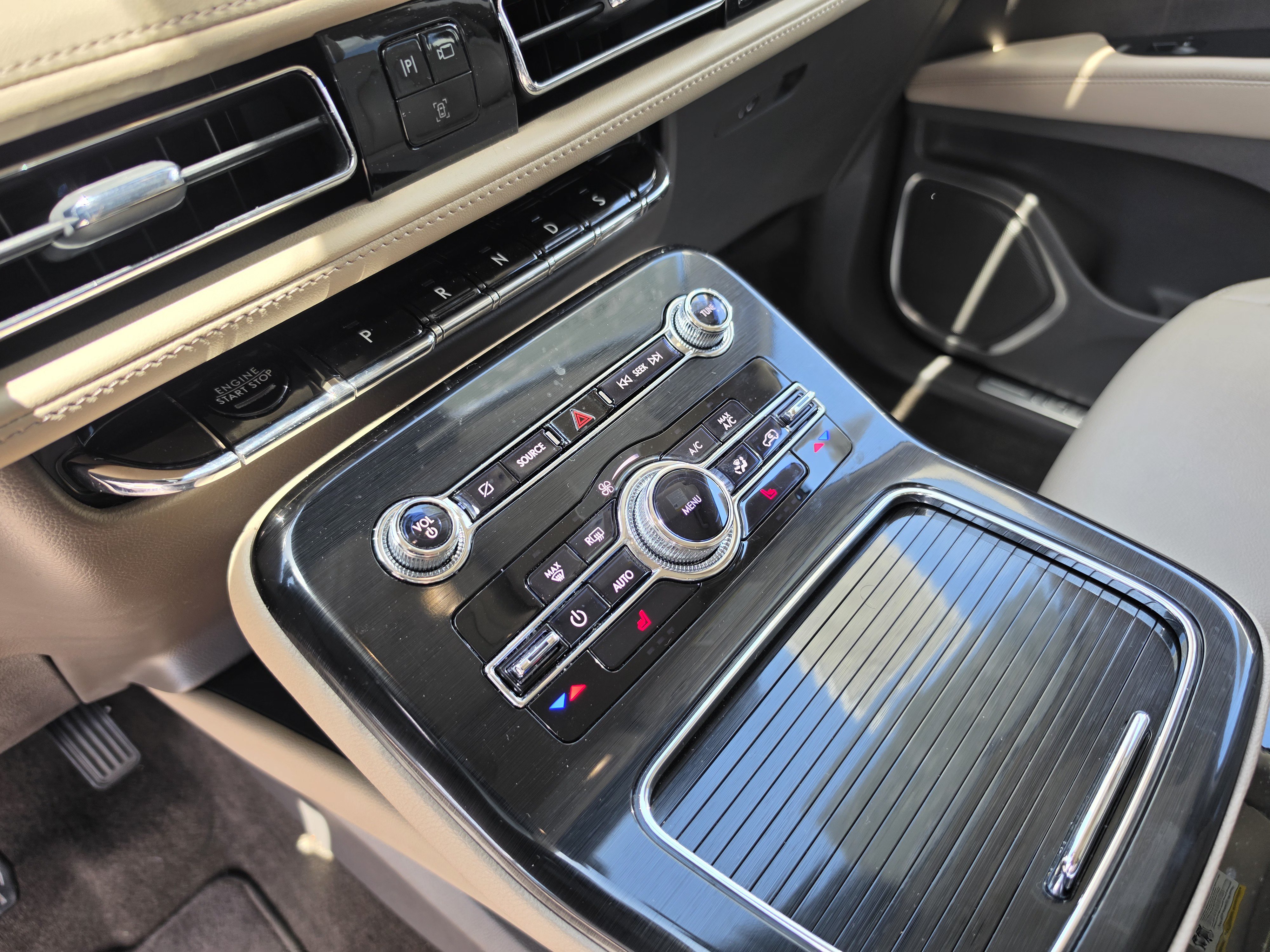 Used 2024 Lincoln Corsair FWD image 19
