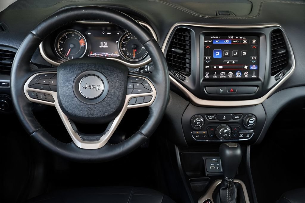 Used 2018 Jeep Cherokee Limited FWD image 18