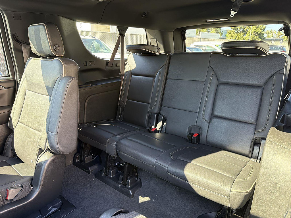 Used 2023 GMC Yukon XL SLT w/ SLT Premium Package AWD/4WD image 42
