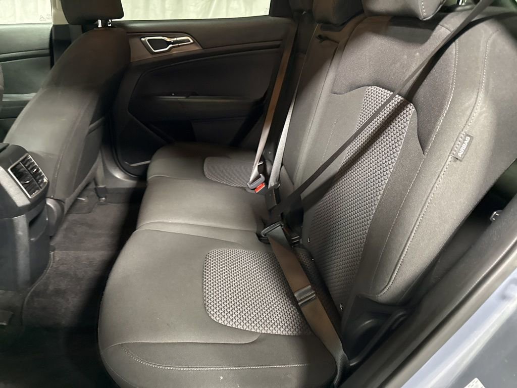 Used 2025 Kia Sportage LX image 17