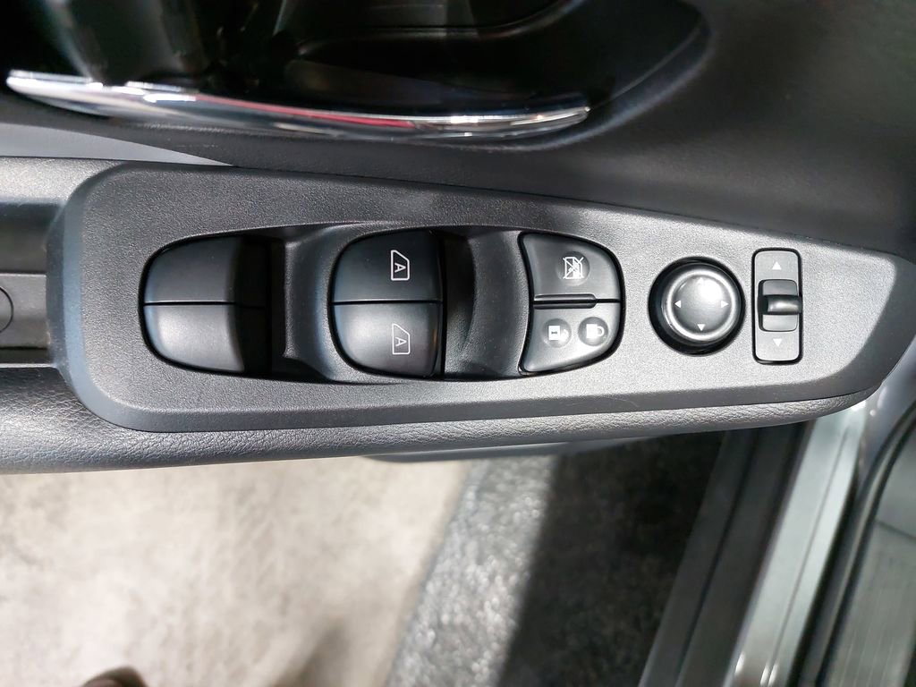 Used 2023 Nissan Kicks SR w/ SR Premium Package FWD image 27