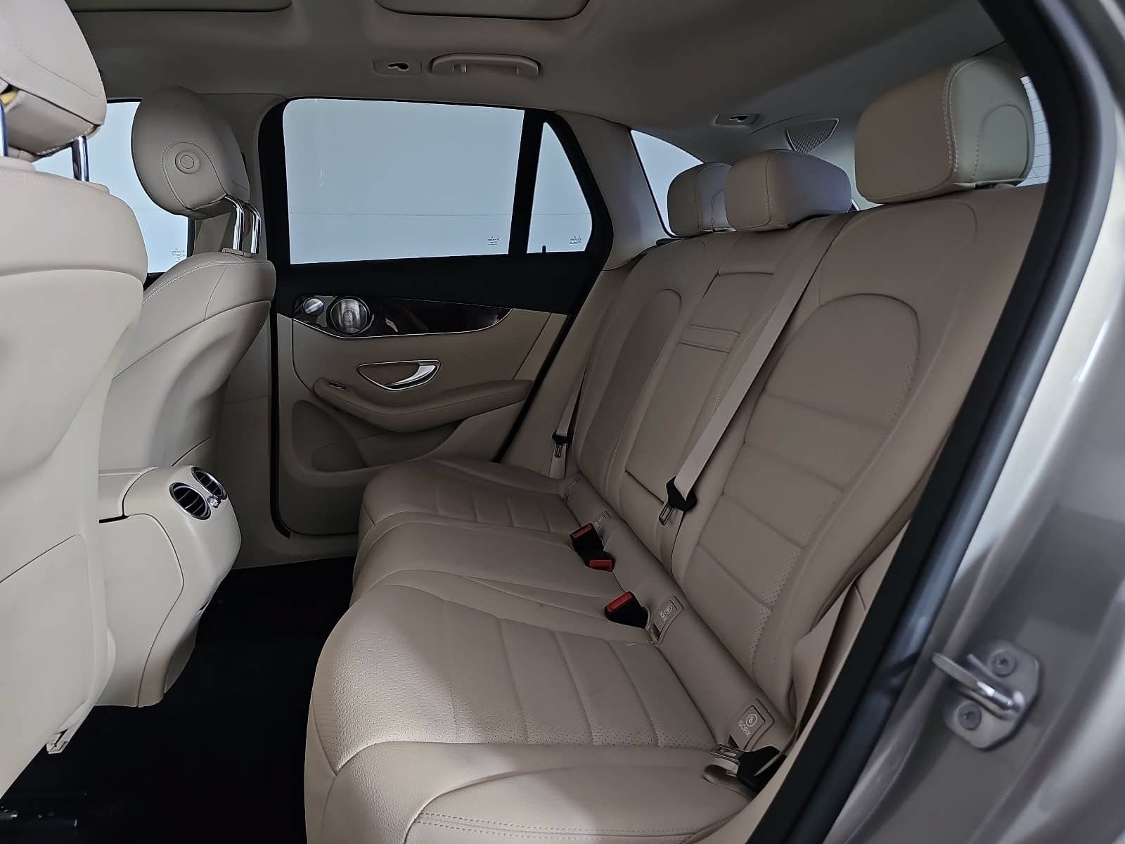 Used 2019 Mercedes-Benz GLC 300 w/ Premium Package image 14