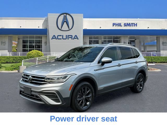 Used 2022 Volkswagen Tiguan SE w/ Panoramic Sunroof Package AWD/4WD image 3