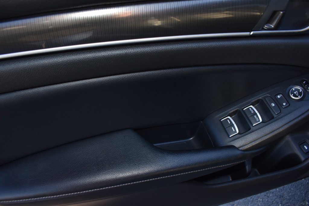 Used 2018 Honda Accord Sport image 10