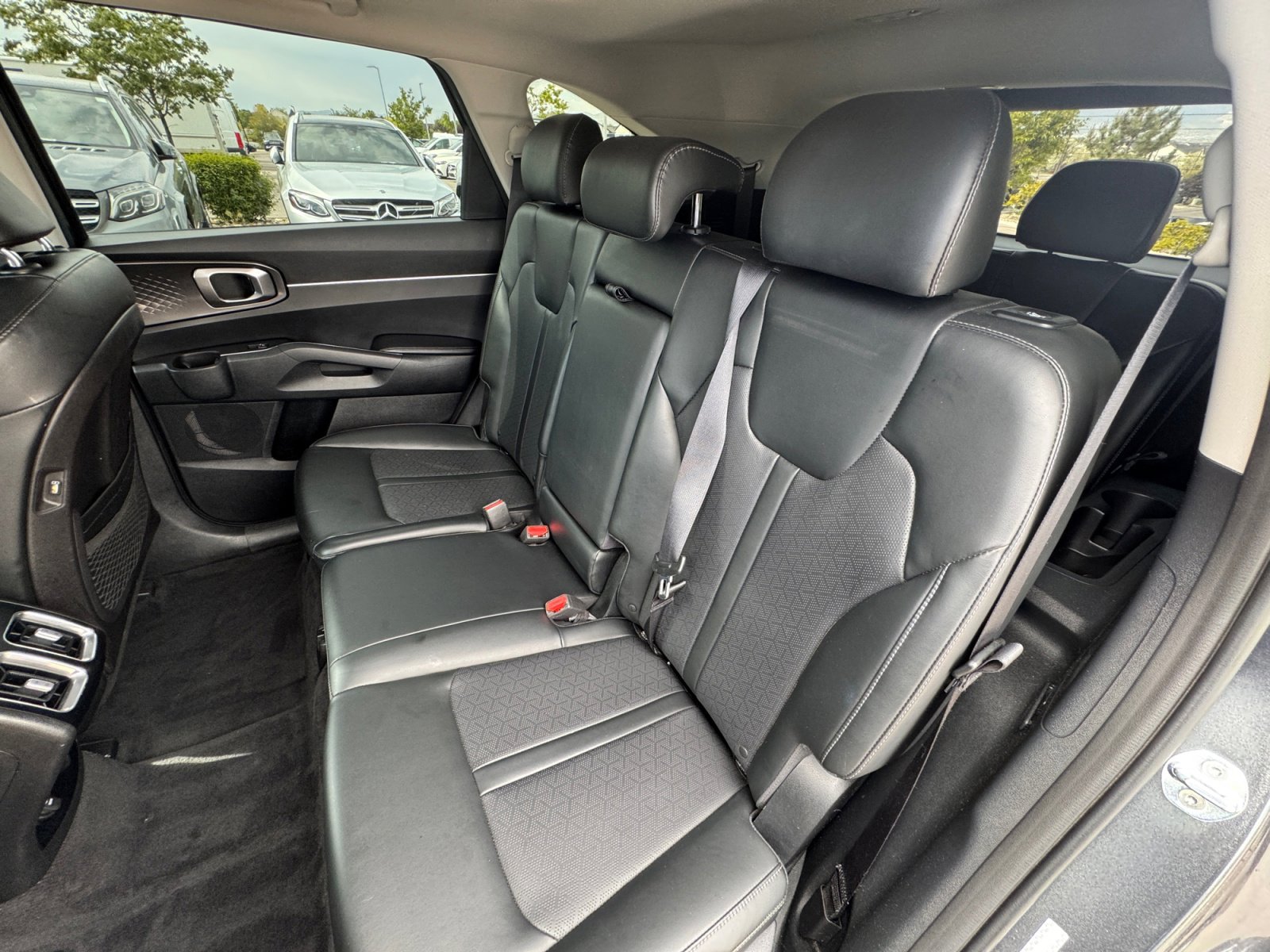 Used 2021 Kia Sorento S w/ Panoramic Sunroof Package AWD/4WD image 14
