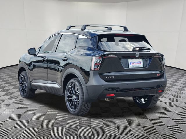 New 2025 Nissan Kicks SR FWD image 3