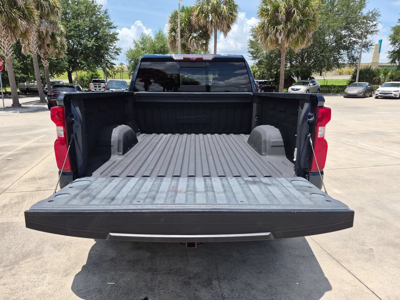 Used 2020 Chevrolet Silverado 1500 High Country w/ Technology Package AWD/4WD image 22