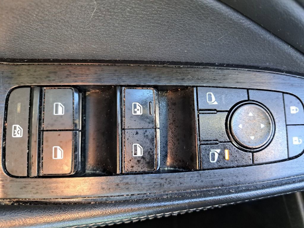 Used 2022 Nissan Rogue SV w/ SV Premium Package image 16