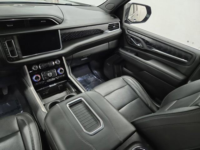 Used 2022 GMC Yukon XL Denali image 14