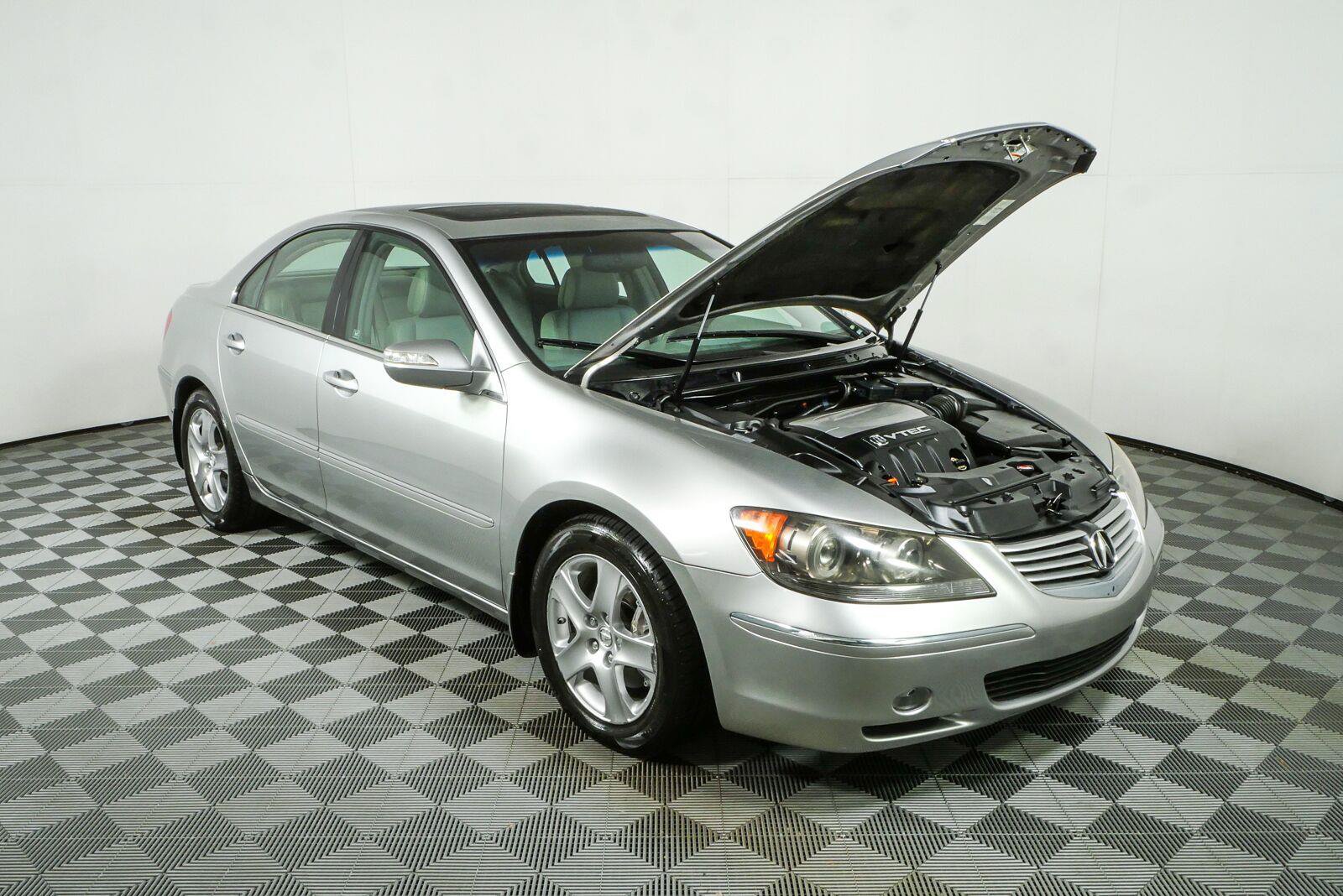 Used 2007 Acura RL w/ Technology Package AWD/4WD image 29