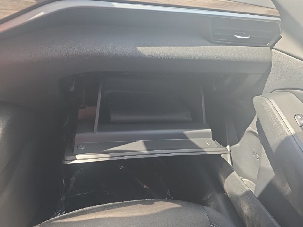 Used 2025 Nissan Altima 2.5 SV FWD image 29
