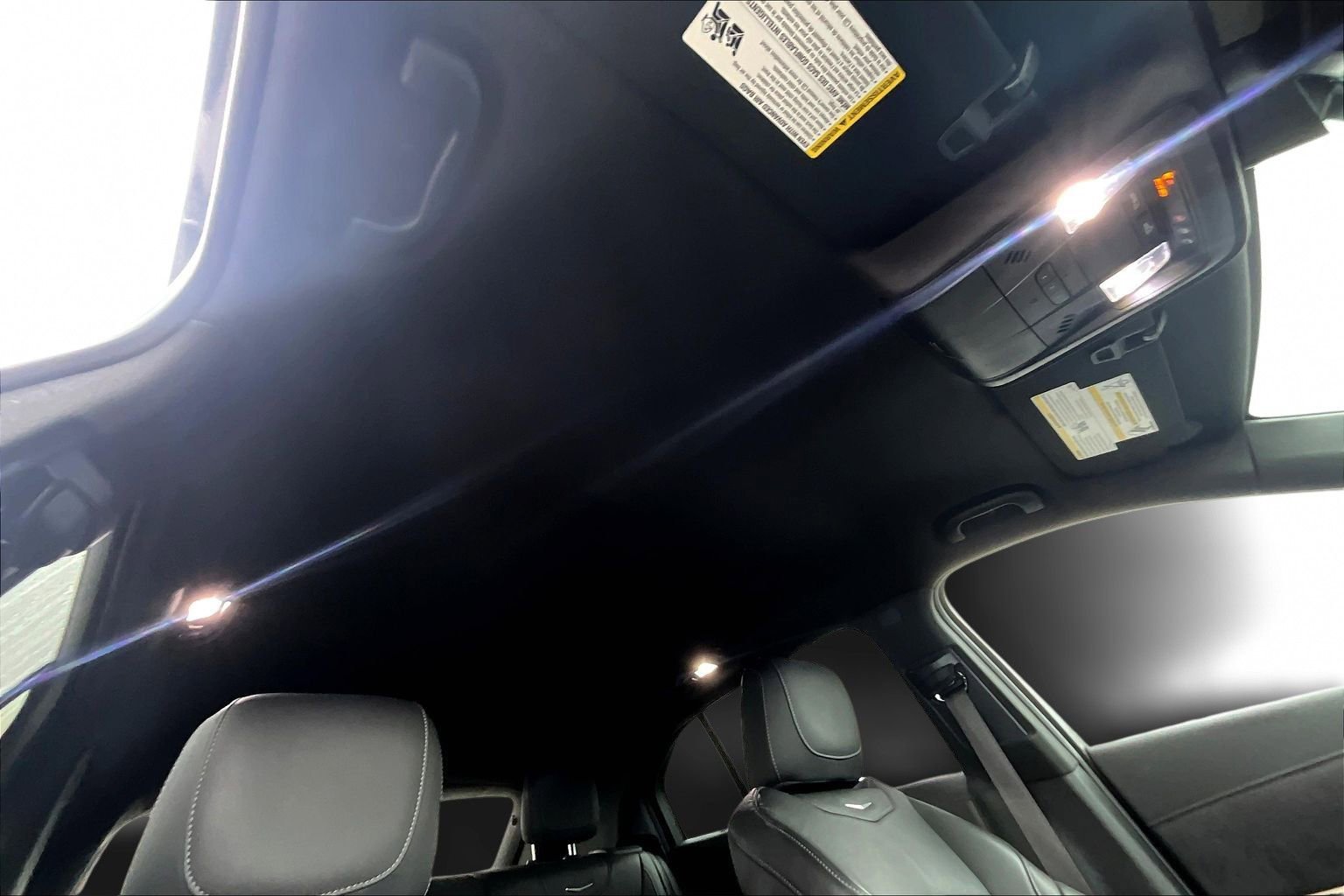 Used 2021 Cadillac XT4 Premium Luxury image 29