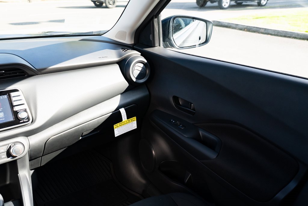 New 2025 Nissan Kicks Play S image 10