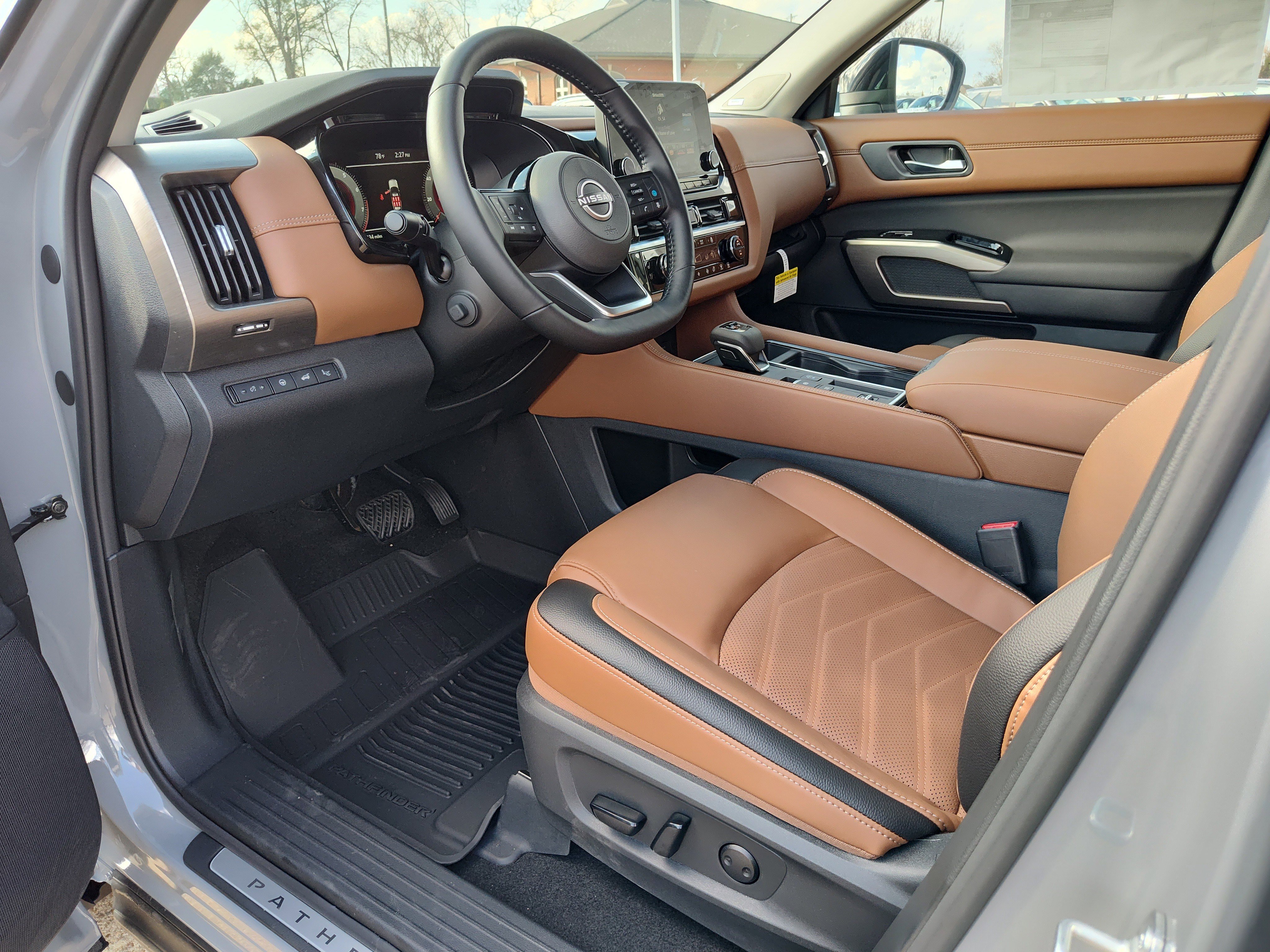 New 2025 Nissan Pathfinder Platinum w/ Cargo Package image 2