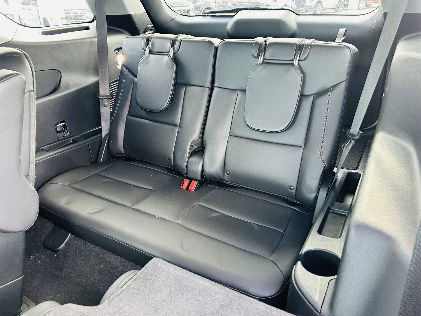 Used 2023 Ford Explorer XLT w/ Equipment Group 202A image 30