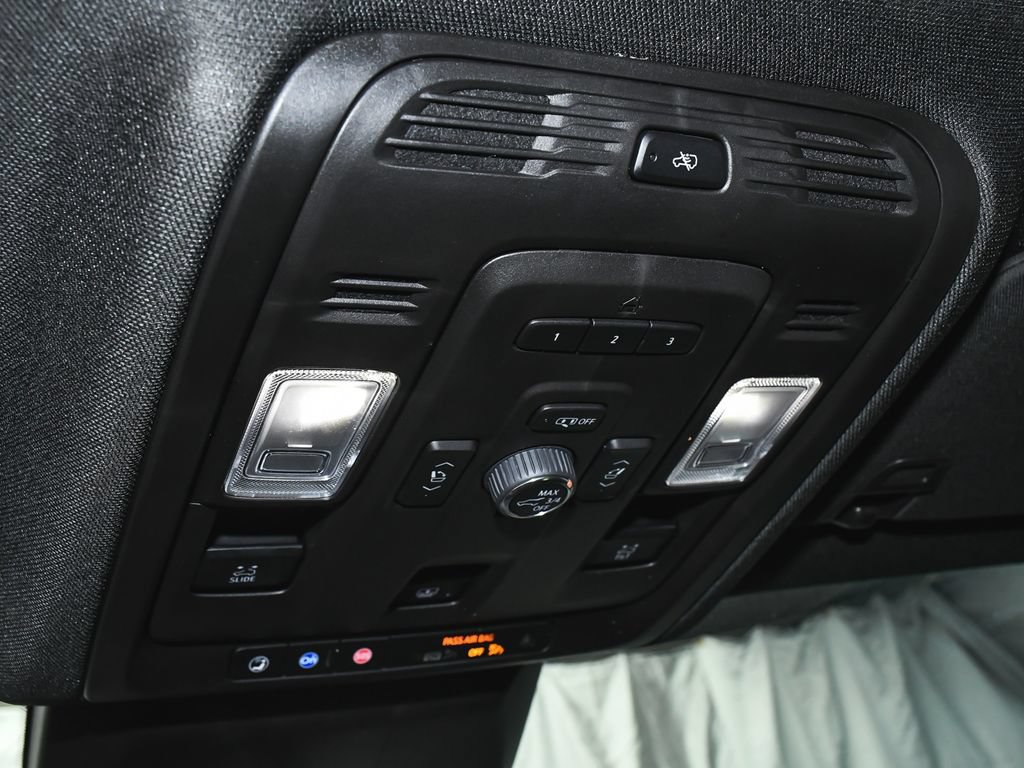 Used 2023 Cadillac Escalade Premium Luxury AWD/4WD image 39