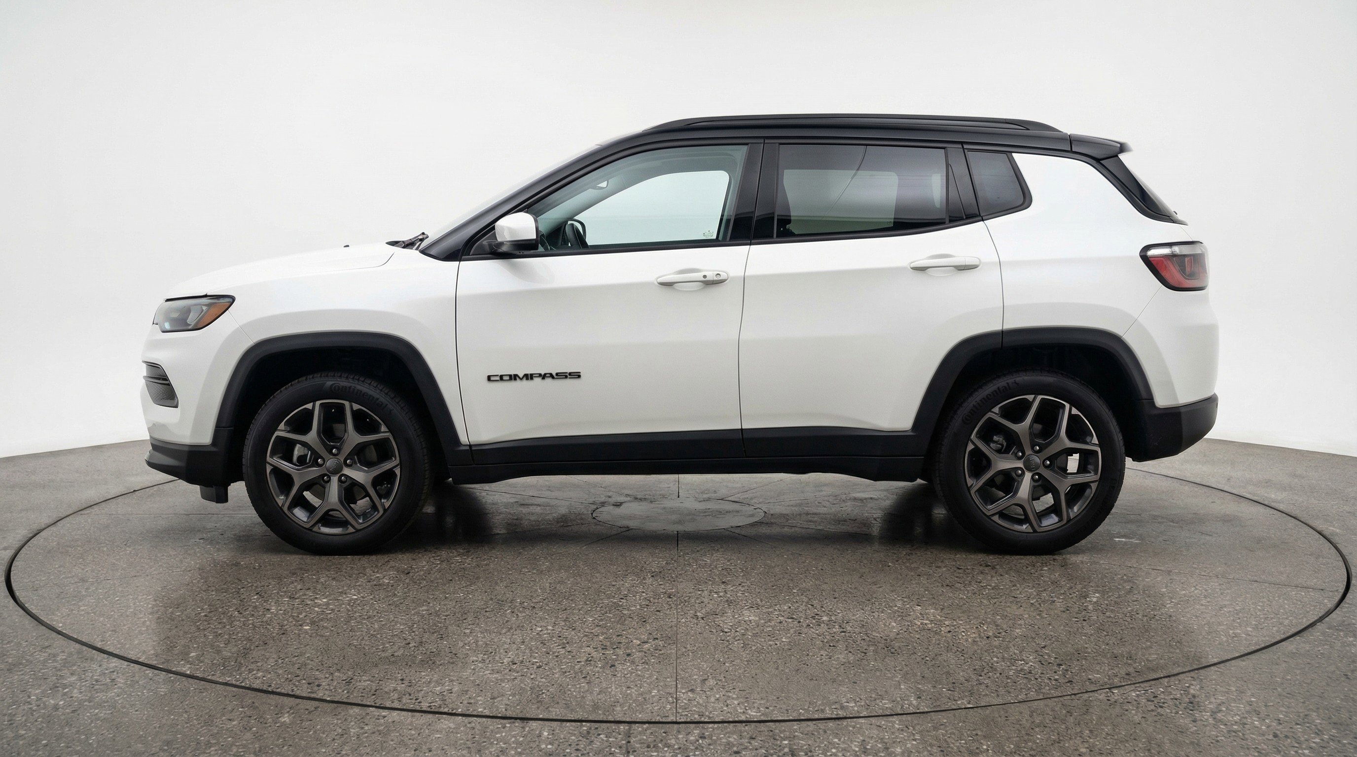 Used 2025 Jeep Compass Limited AWD/4WD image 5