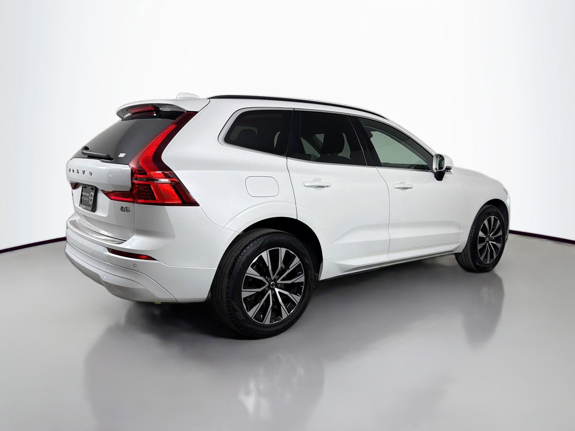 Certified 2023 Volvo XC60 B5 Core w/ Protection Package Premier image 6