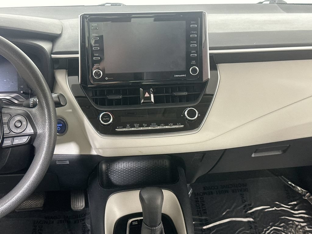 Used 2021 Toyota Corolla LE FWD image 18