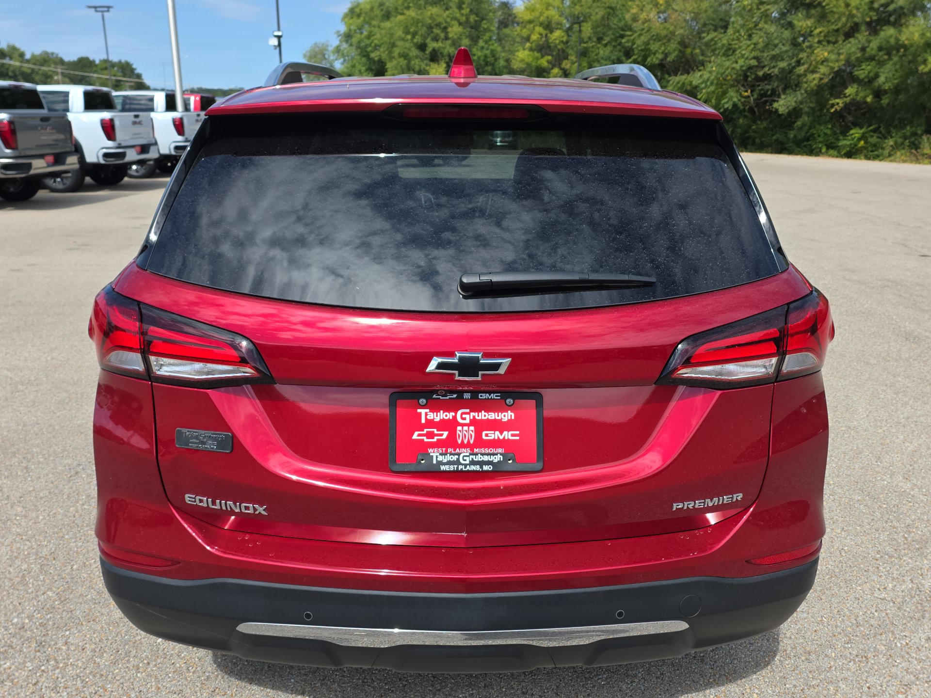 Used 2024 Chevrolet Equinox Premier FWD image 7