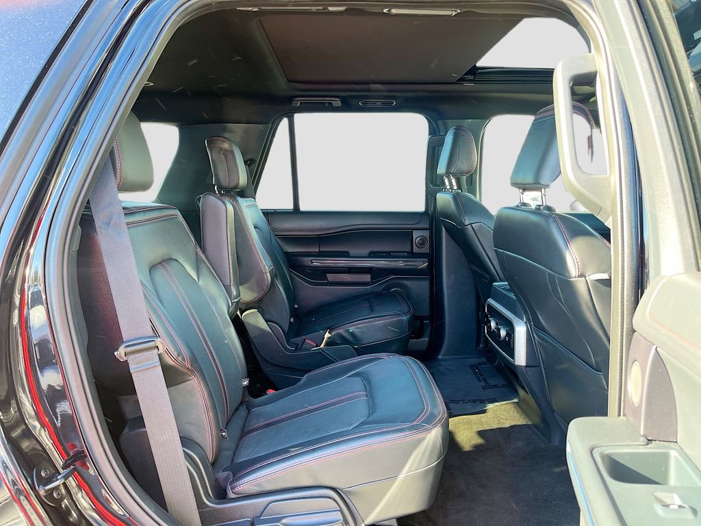 Used 2022 Ford Expedition Limited image 30
