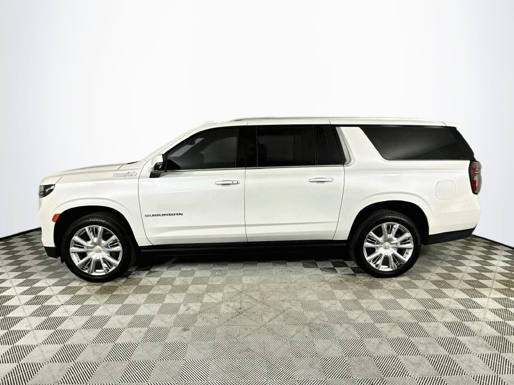 Used 2023 Chevrolet Suburban High Country AWD/4WD image 4